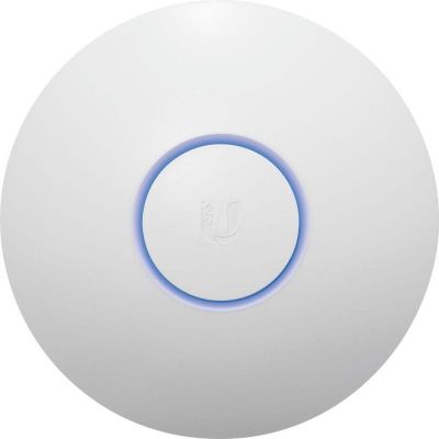 Точка доступа Ubiquiti UAP-AC-PRO-EU вид спереди